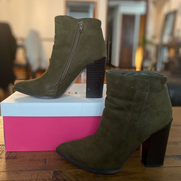 JustFab Olive green block heeled booties. Size 7. Worn, good condition - Picture 4 of 4